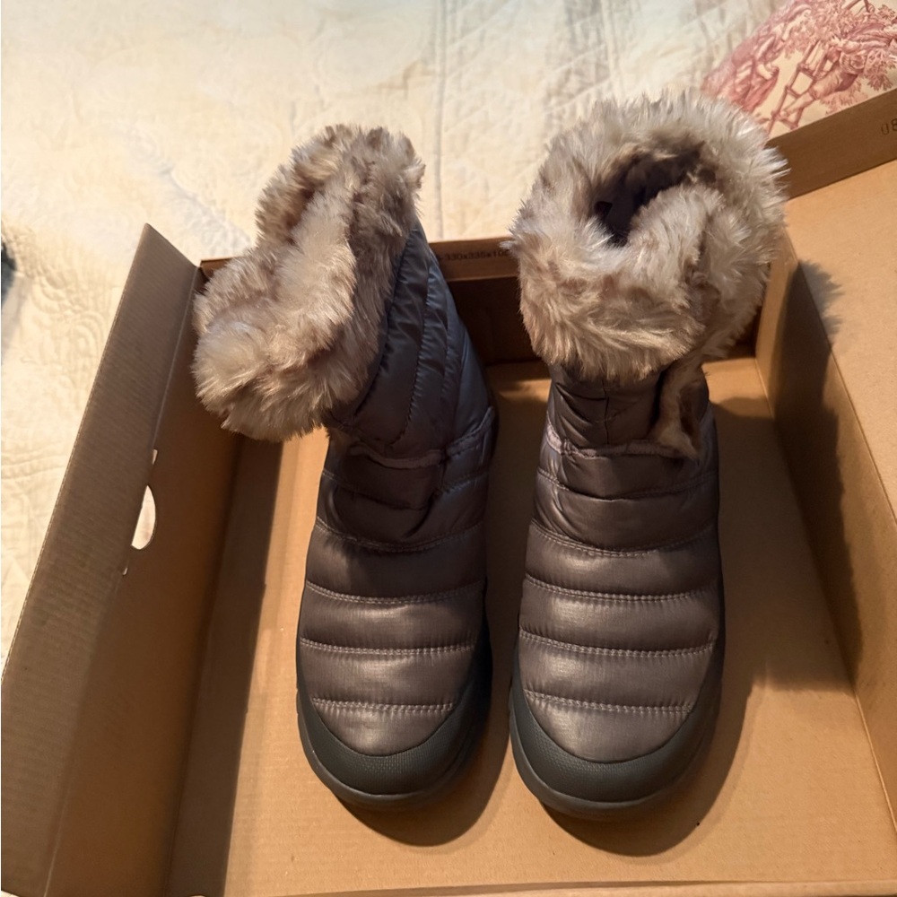 The North Face Women's Gray Winter Boots